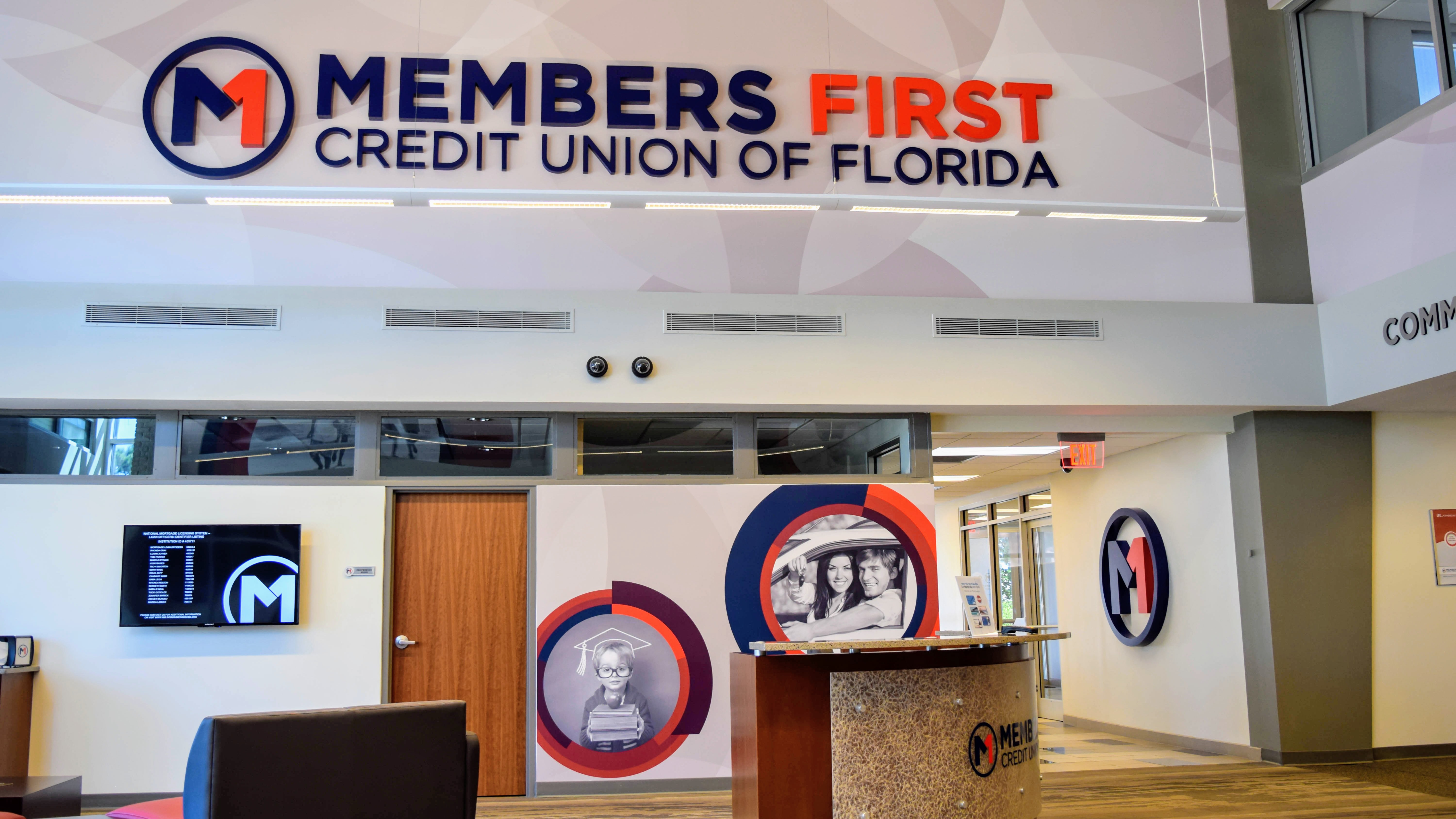 Branded environment at Members First Credit Union - signgeek Environmental Graphics 