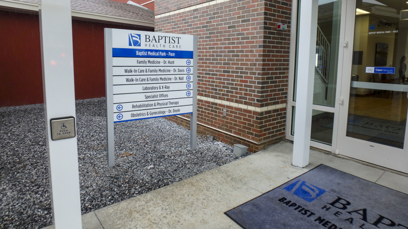 SignGeek Exterior Wayfinding - Wayfinding signage for Baptist Health Care